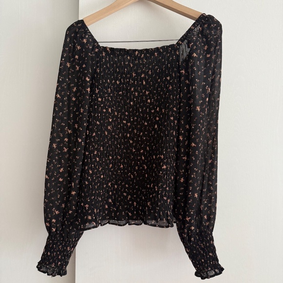 (Re)sourced Georgette Lucie Bubble-Sleeve Smocked Top in Stem Scatter - Picture 7 of 7